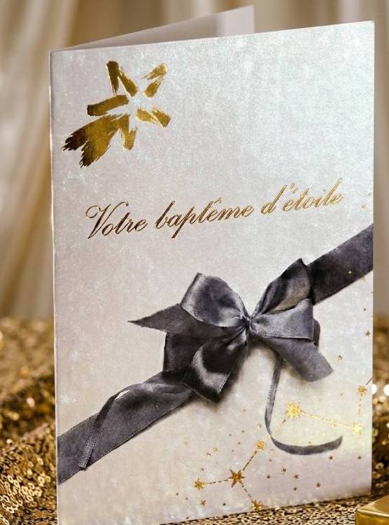 Cadeau enterrement urgent fille avec pochette premium protégeant le certificat de baptême d'étoile